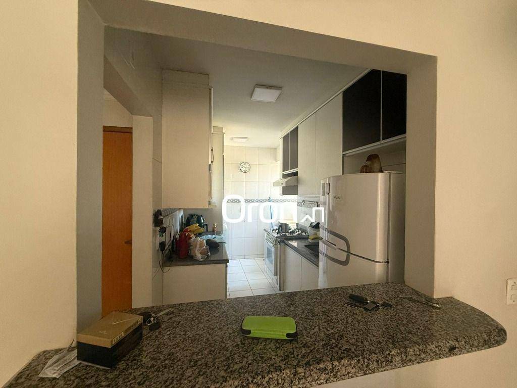 Apartamento à venda com 2 quartos, 64m² - Foto 2