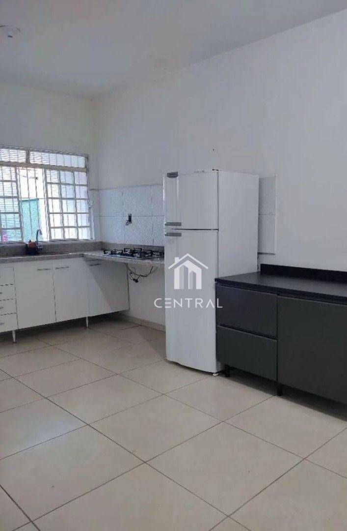 Casa, 4 quartos, 141 m² - Foto 1