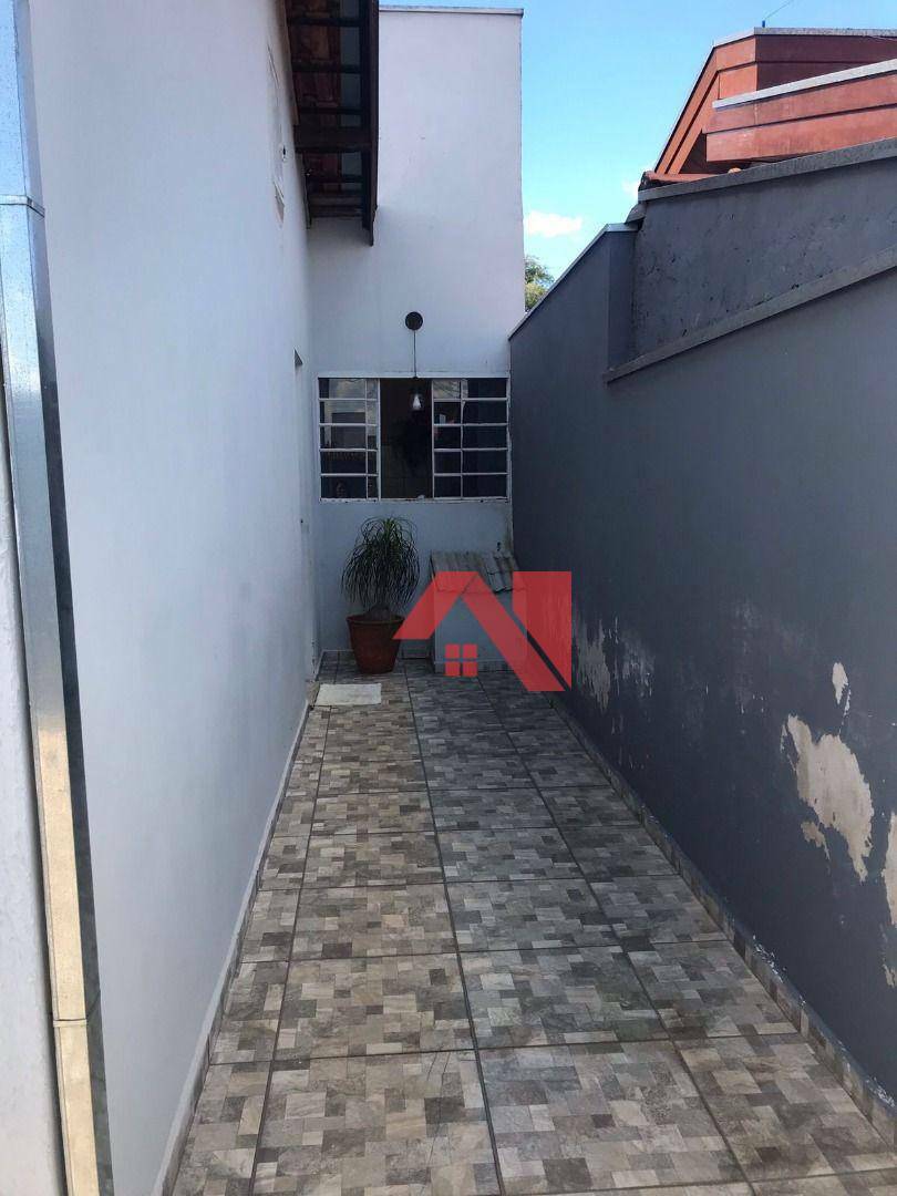 Casa à venda com 3 quartos, 174m² - Foto 3