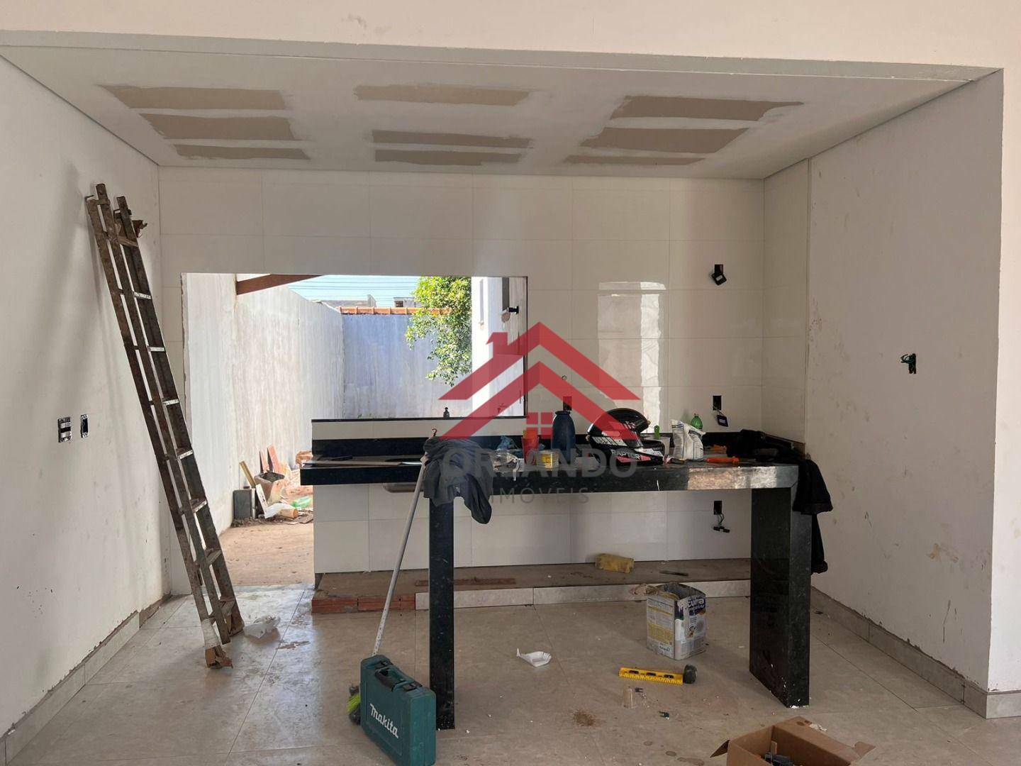 Casa à venda com 3 quartos, 100m² - Foto 4