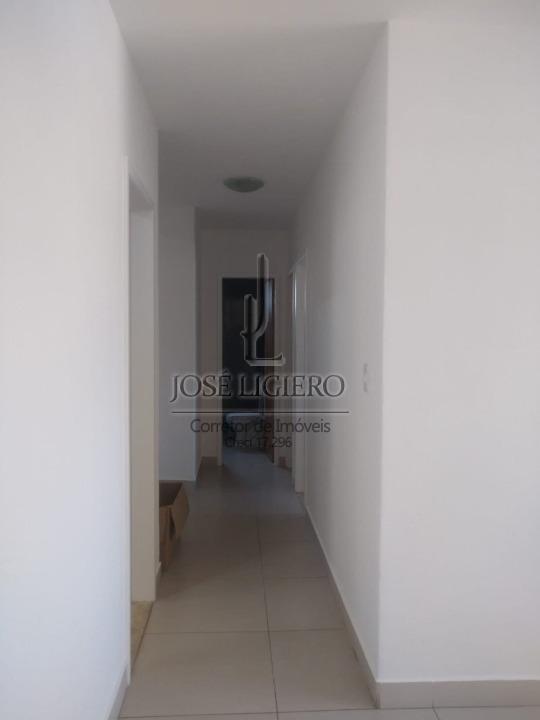 Apartamento à venda com 2 quartos, 75m² - Foto 13