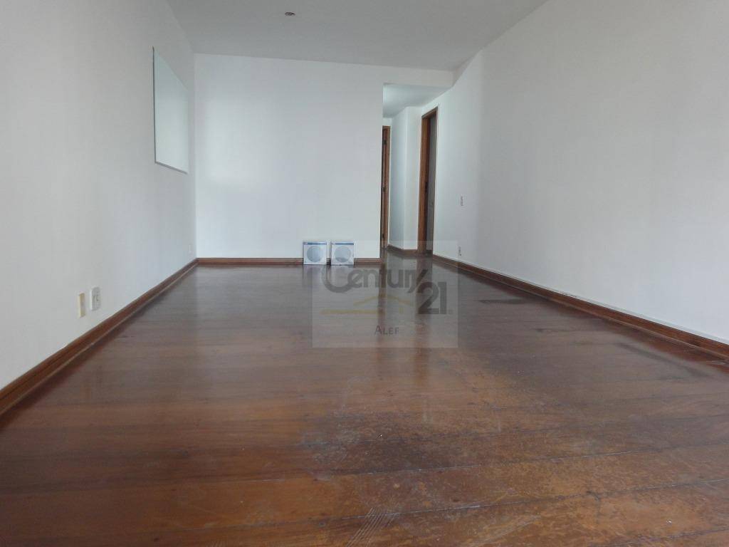 Apartamento para alugar com 3 quartos, 110m² - Foto 2