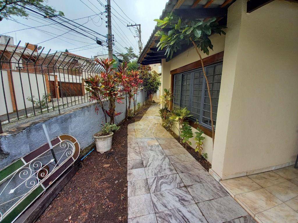 Casa à venda e aluguel com 3 quartos, 220m² - Foto 5