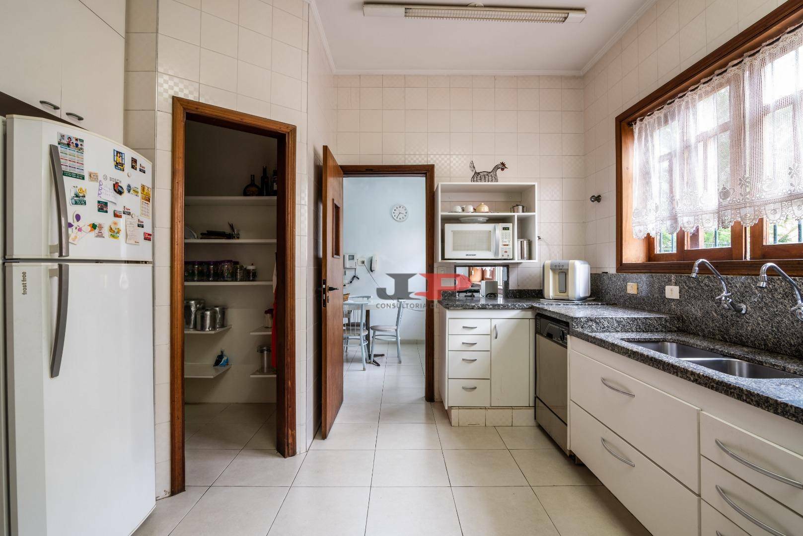 Casa à venda com 4 quartos, 300m² - Foto 18