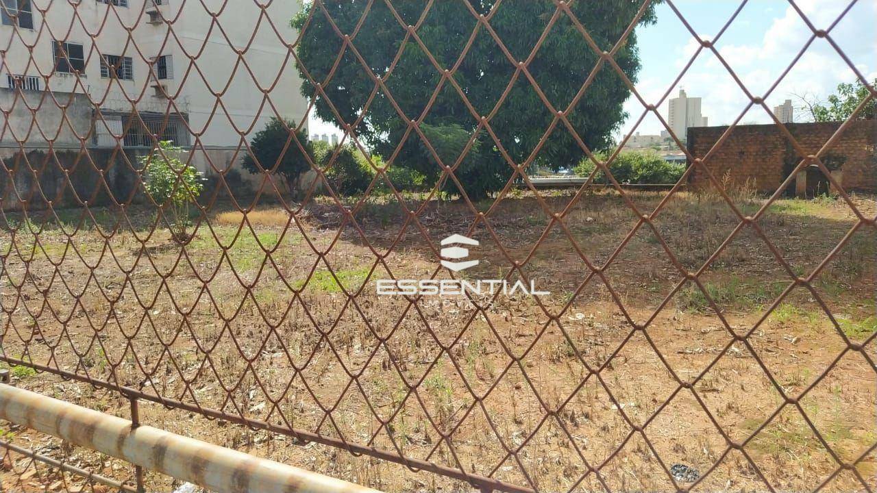 Terreno à venda, 674M2 - Foto 1