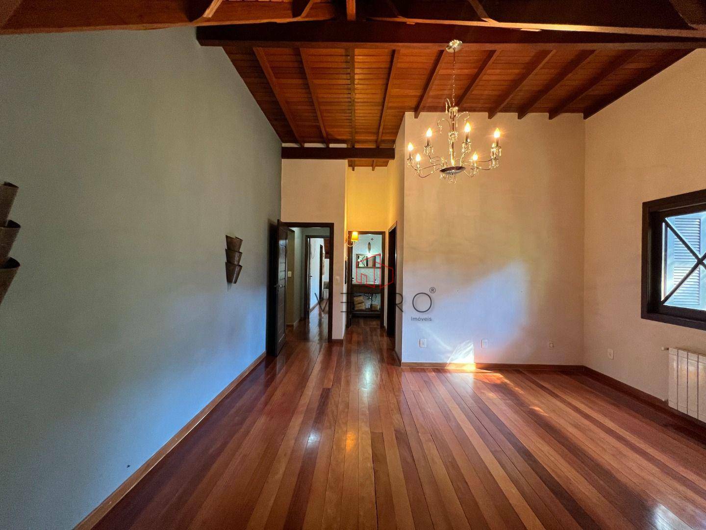 Casa à venda com 4 quartos, 337m² - Foto 18