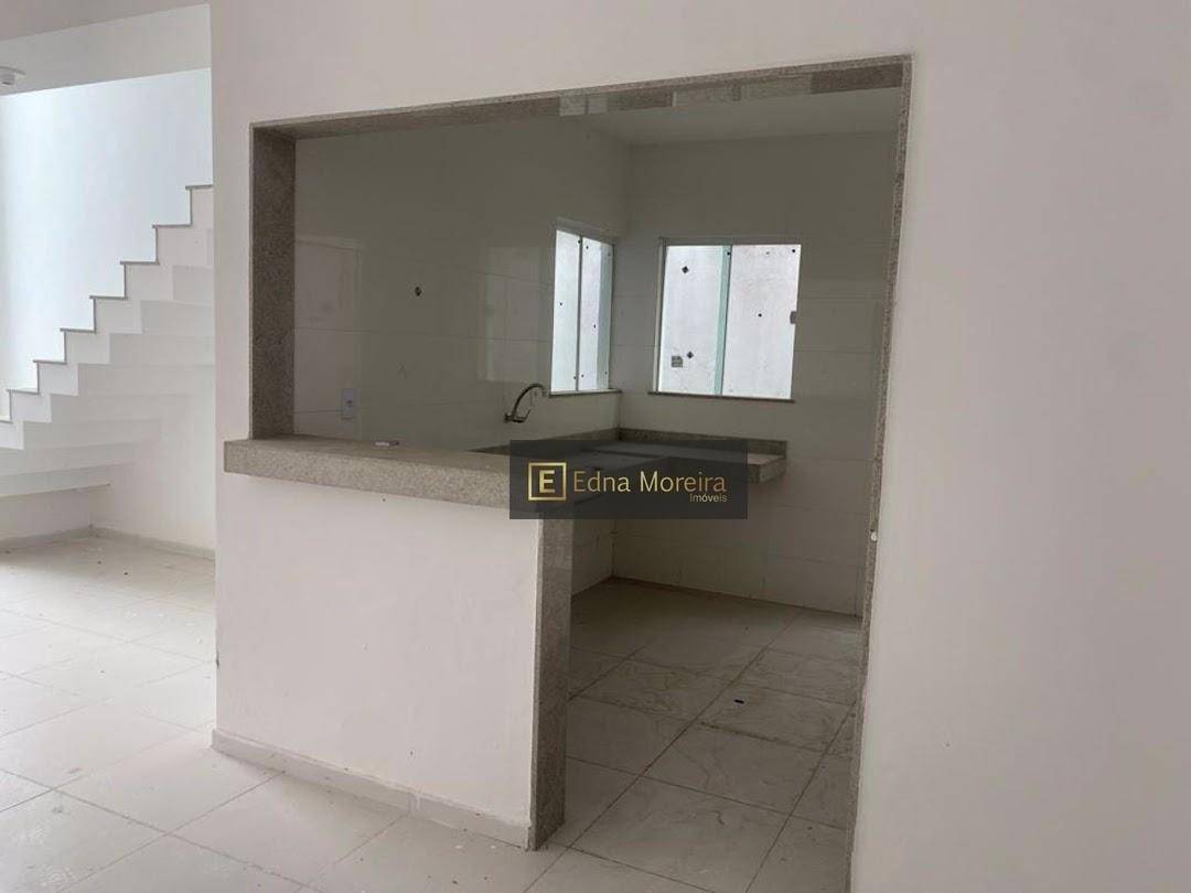 Casa à venda com 4 quartos, 150m² - Foto 3