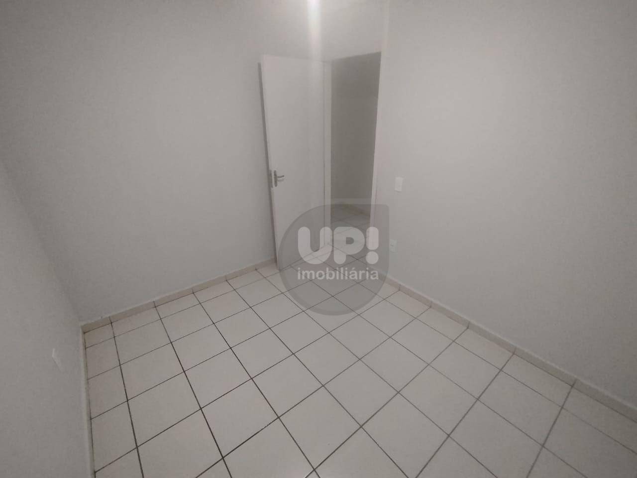 Apartamento à venda com 2 quartos, 45m² - Foto 2