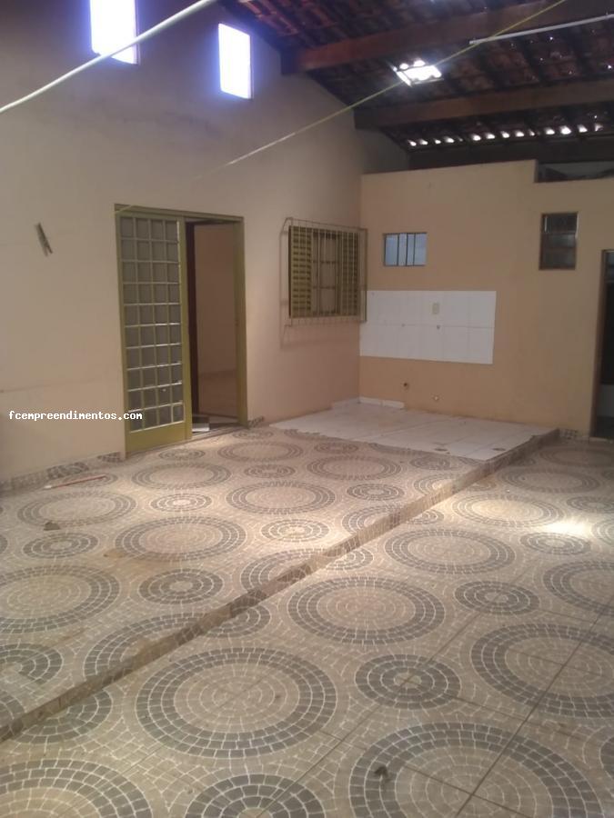 Casa à venda com 4 quartos, 200m² - Foto 9