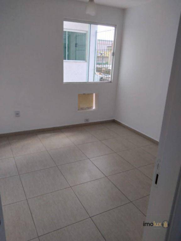 Apartamento à venda com 2 quartos, 70m² - Foto 4