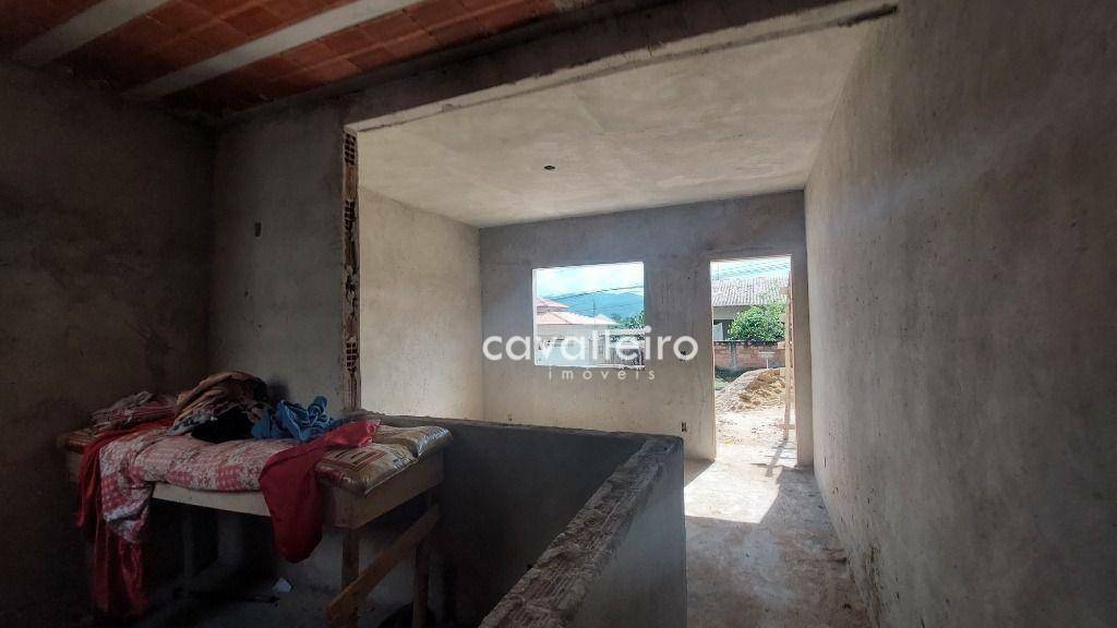 Casa à venda com 2 quartos, 66m² - Foto 12