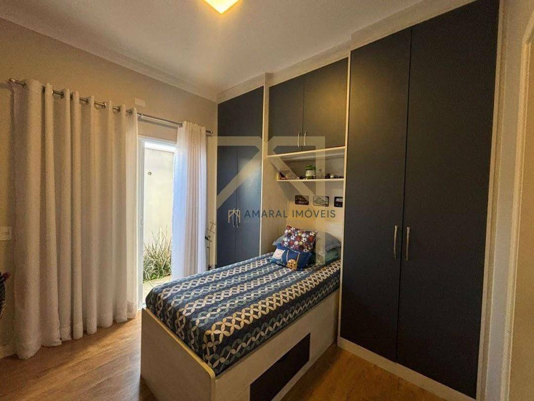 Casa à venda com 3 quartos, 208m² - Foto 14