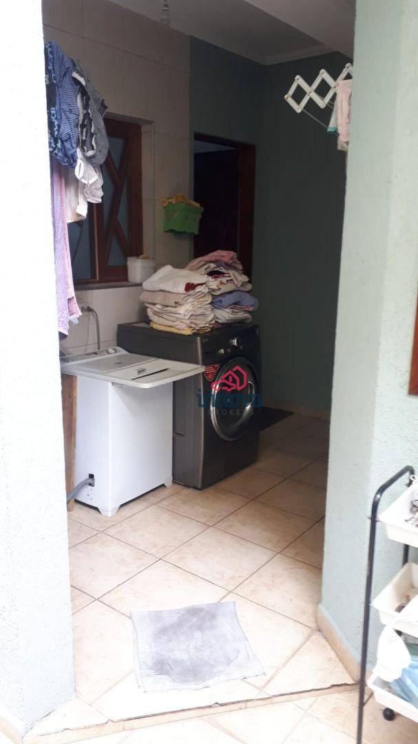 Casa à venda com 3 quartos, 240m² - Foto 28