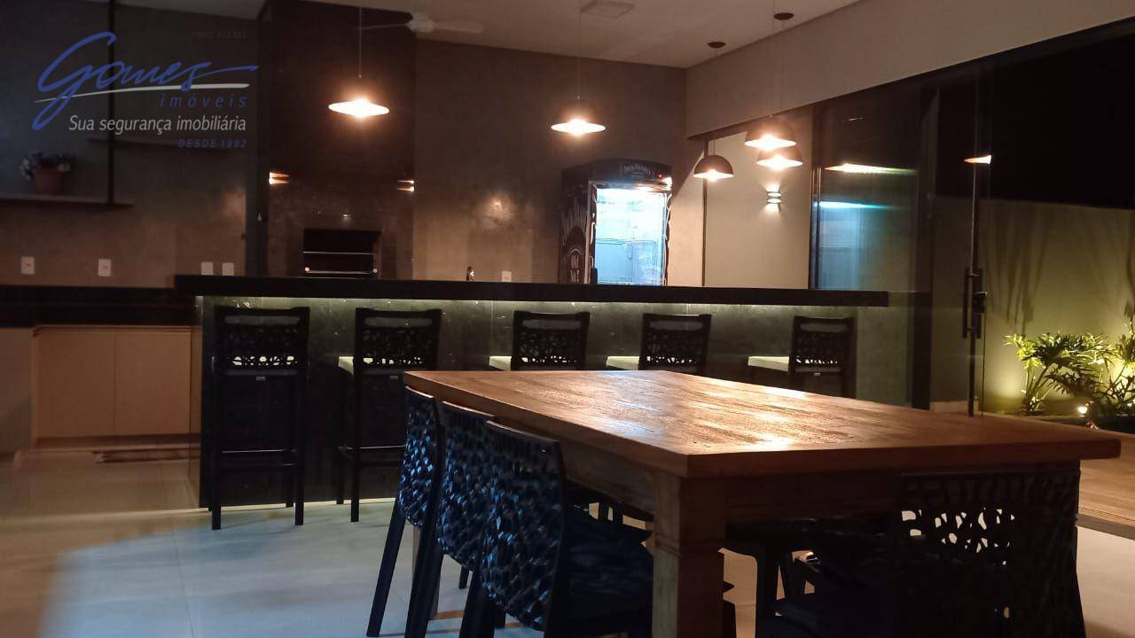 Casa à venda com 4 quartos, 220m² - Foto 7