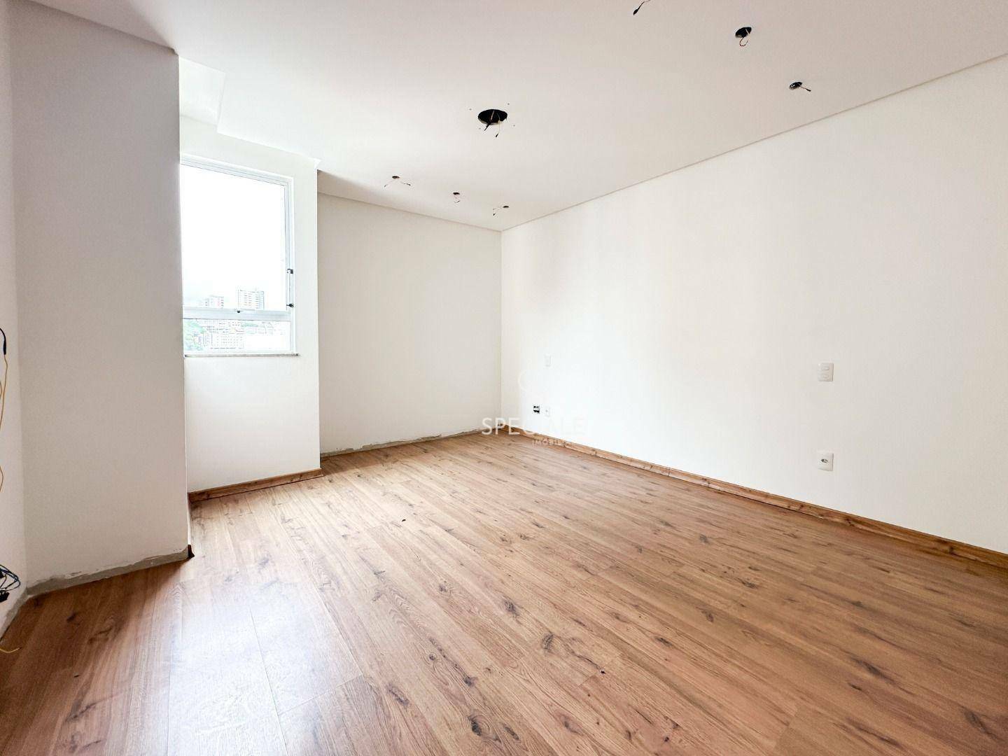 Apartamento à venda com 4 quartos, 250m² - Foto 18