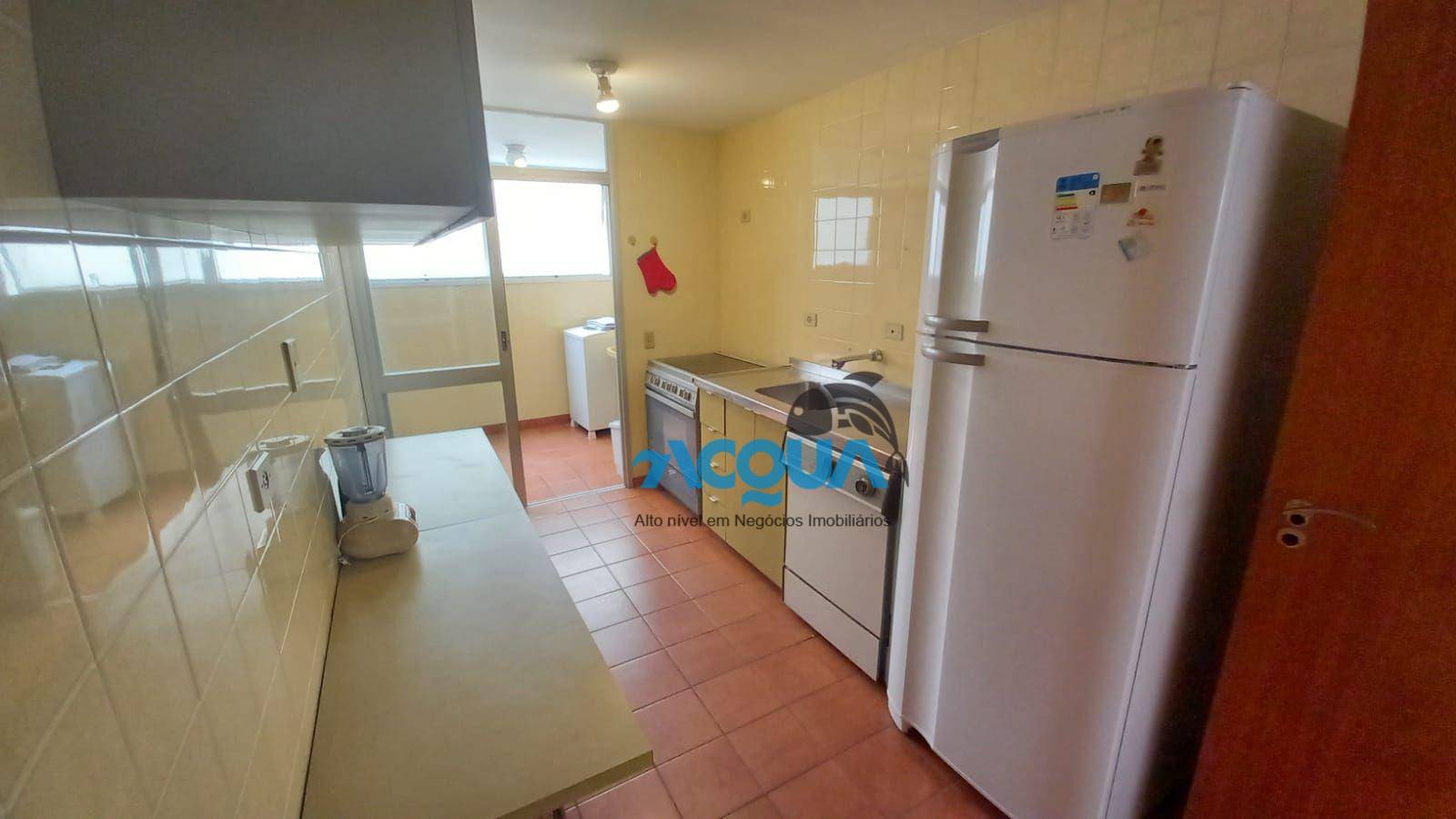 Apartamento à venda com 3 quartos, 130m² - Foto 4