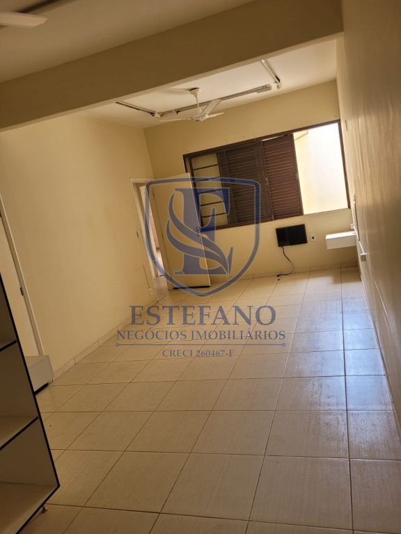 Casa para alugar com 2 quartos, 250m² - Foto 4