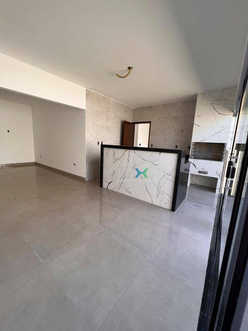 Casa à venda com 3 quartos, 133m² - Foto 3