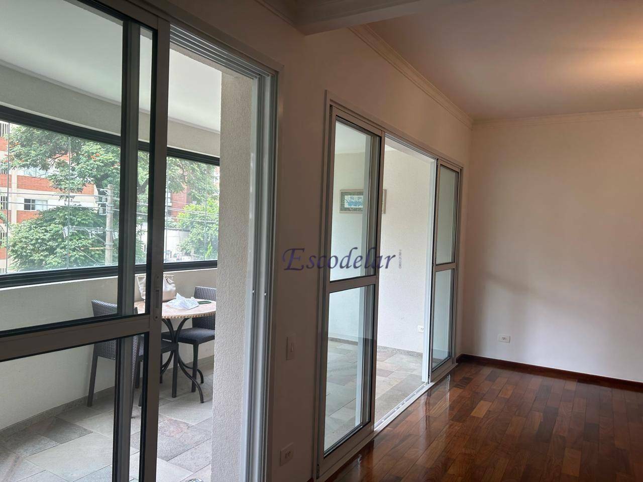 Apartamento à venda com 3 quartos, 139m² - Foto 2