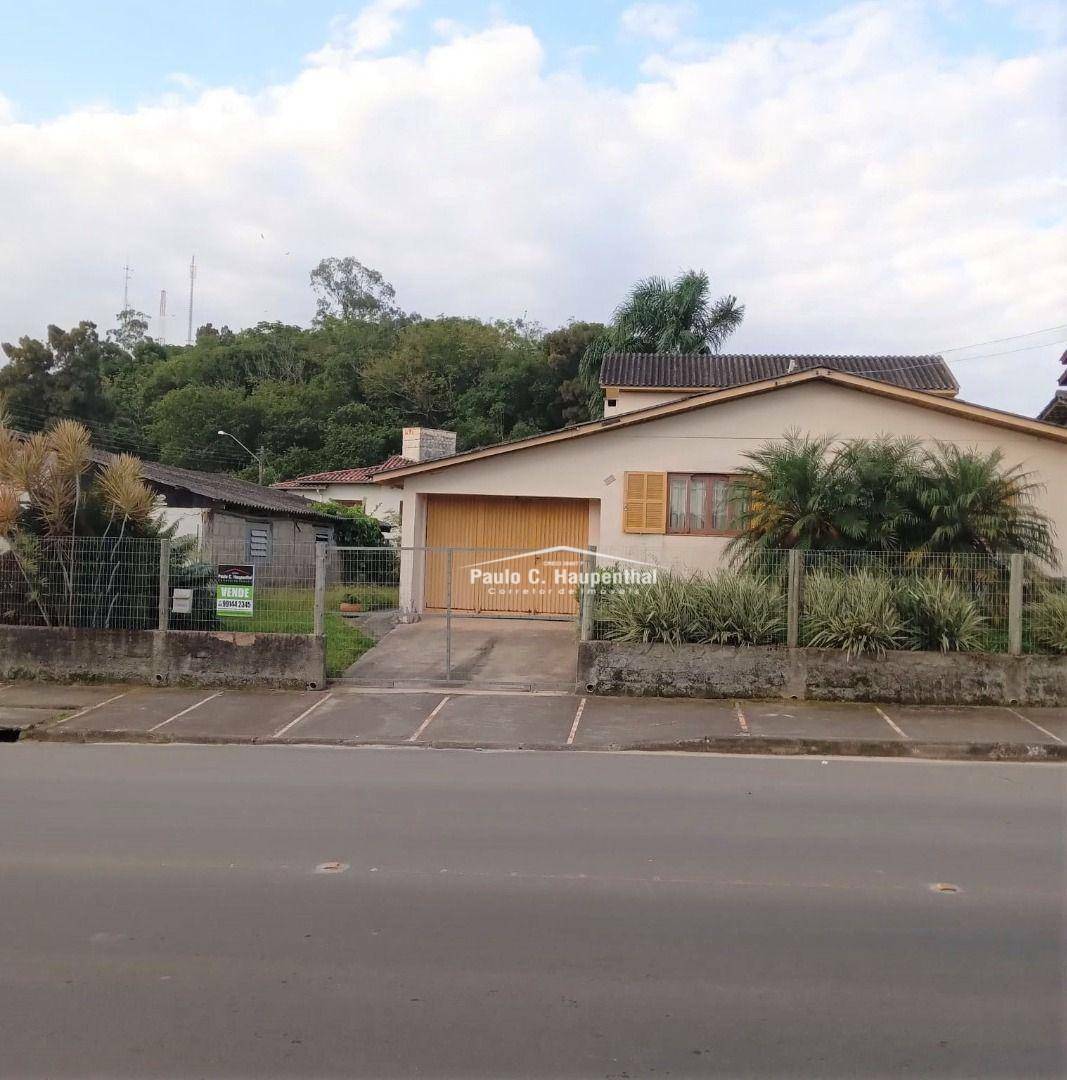 Casa à venda com 4 quartos, 220m² - Foto 1