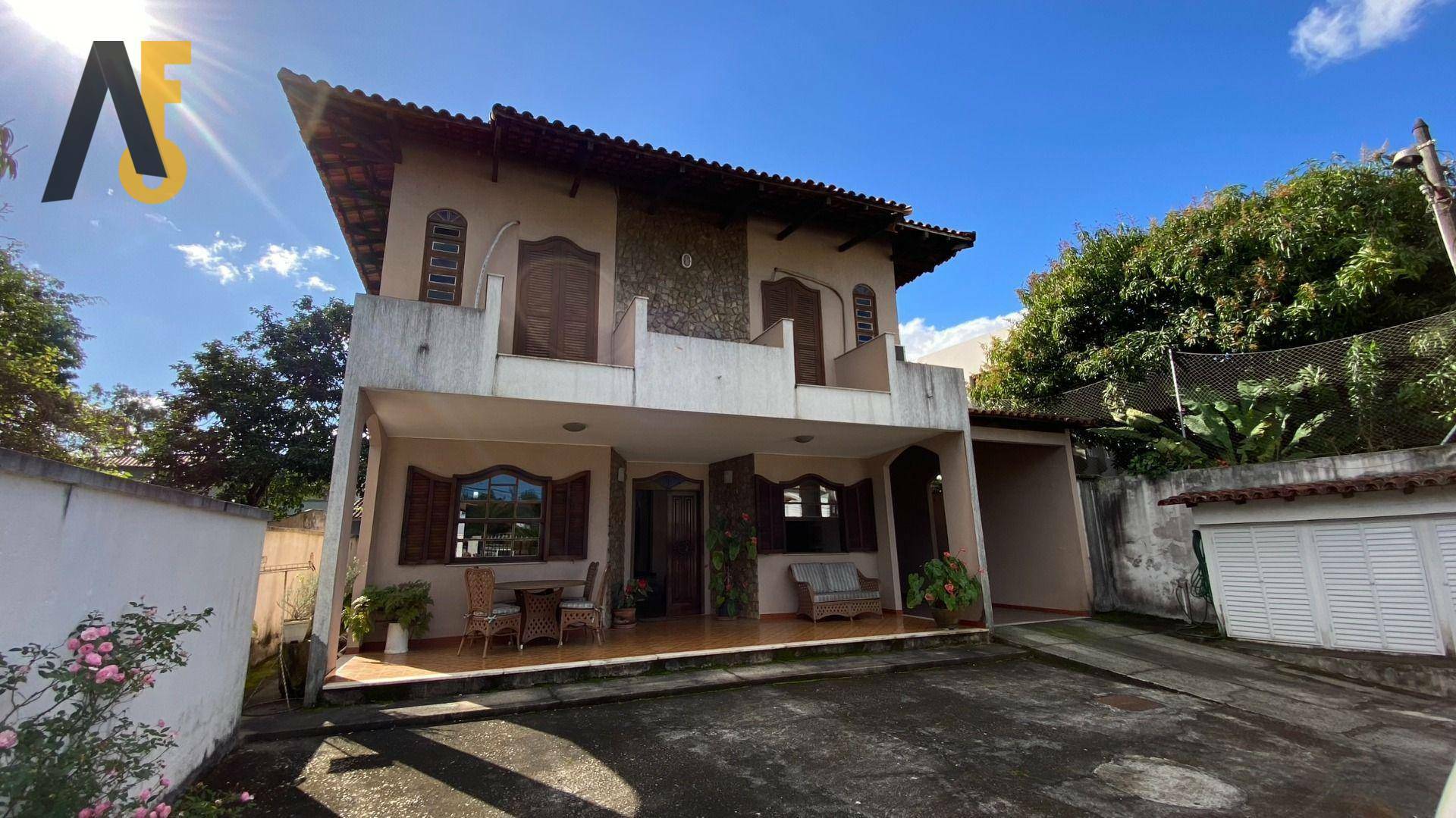 Casa de Condomínio para alugar com 5 quartos, 293m² - Foto 1