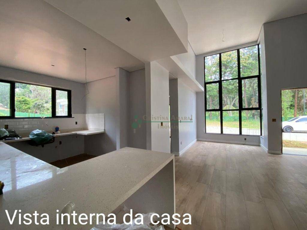 Casa de Condomínio à venda com 3 quartos, 121m² - Foto 2