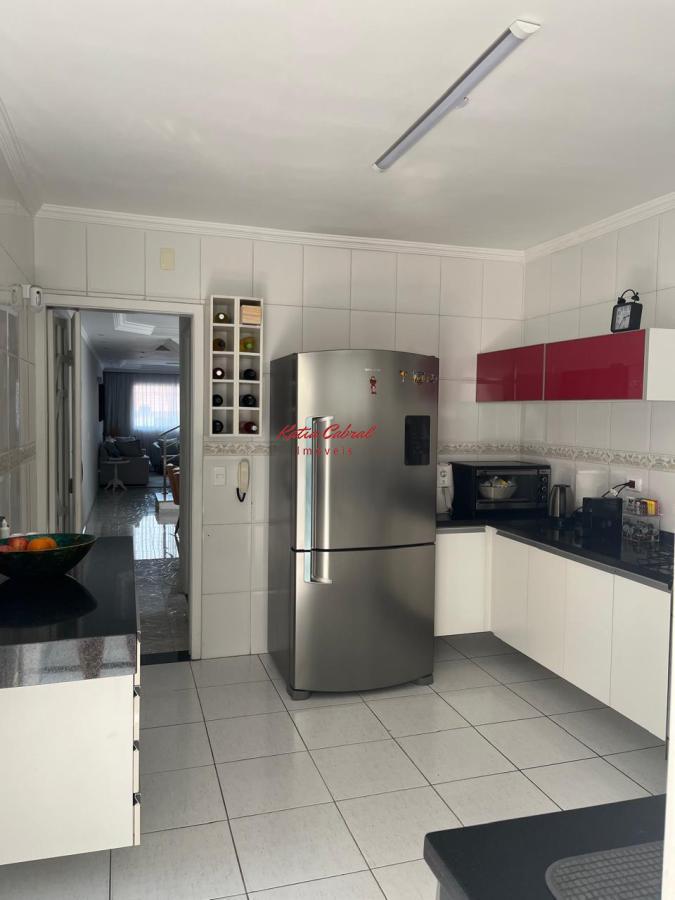 Sobrado à venda com 4 quartos, 220m² - Foto 8