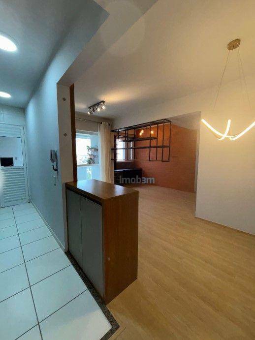 Apartamento à venda com 2 quartos, 71m² - Foto 2