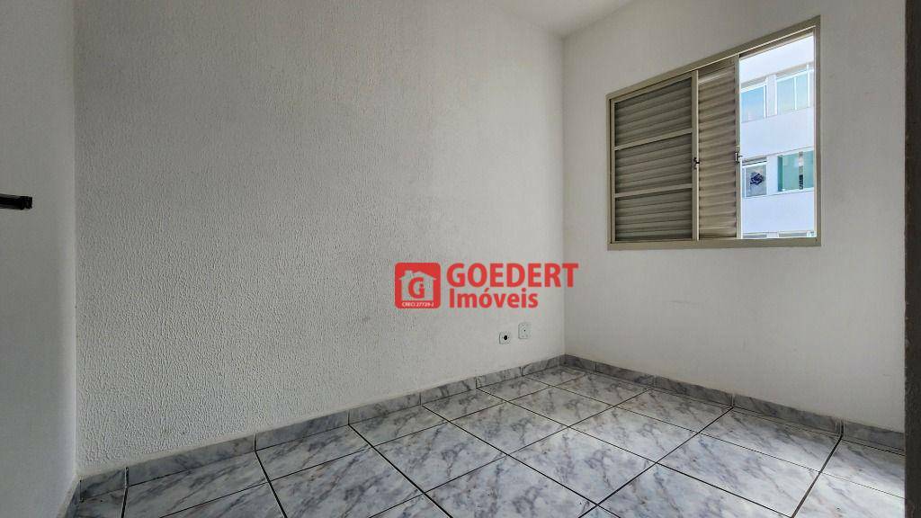 Apartamento para alugar com 3 quartos, 65m² - Foto 9