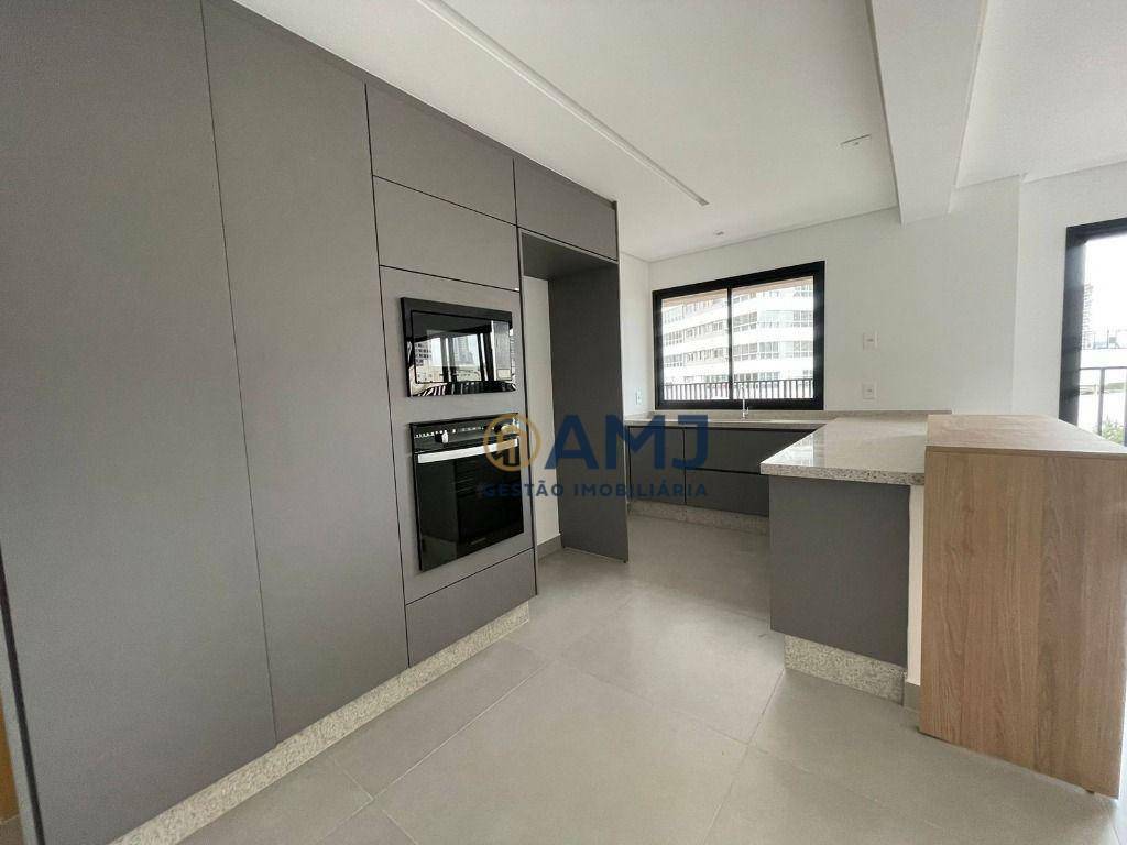 Apartamento à venda com 3 quartos, 137m² - Foto 14