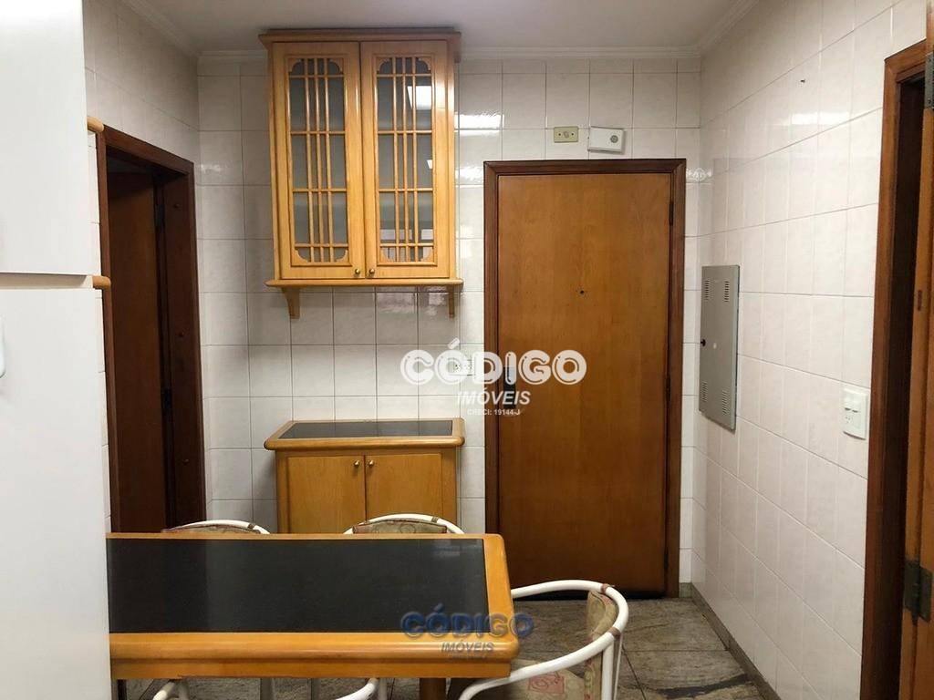 Apartamento à venda com 3 quartos, 146m² - Foto 6