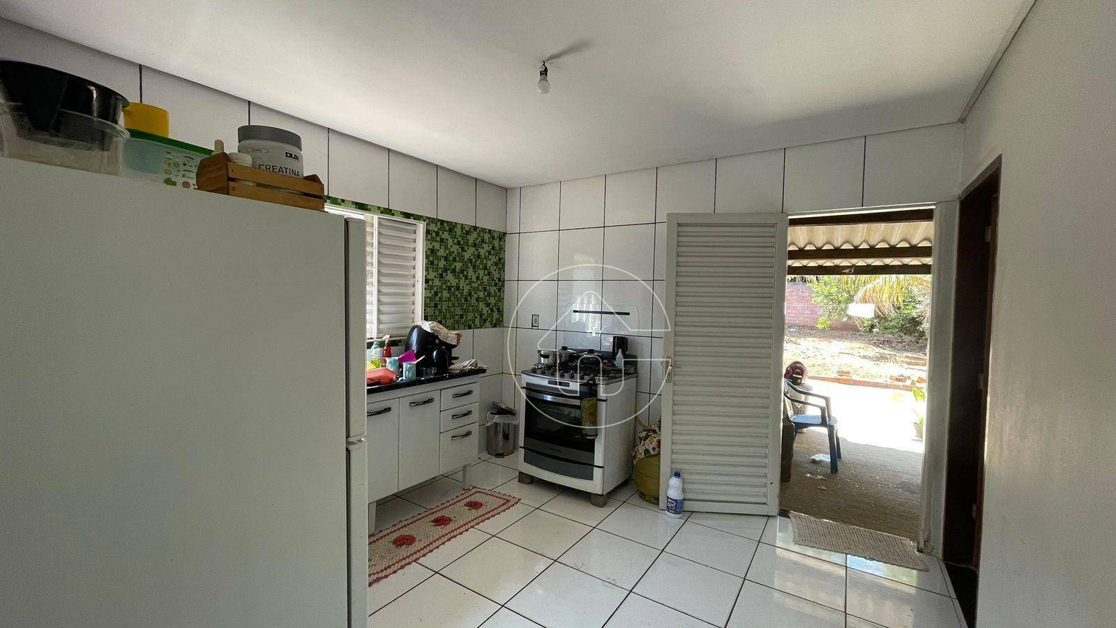 Casa à venda com 2 quartos, 90m² - Foto 5