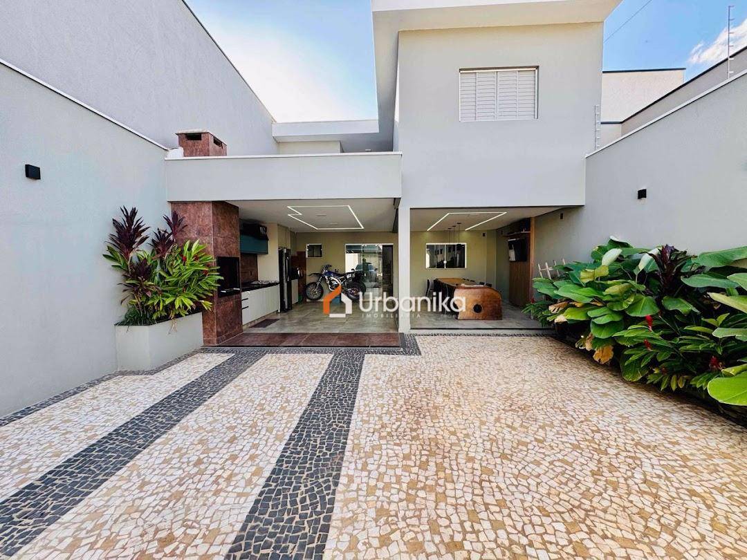 Casa, 3 quartos, 223 m² - Foto 1