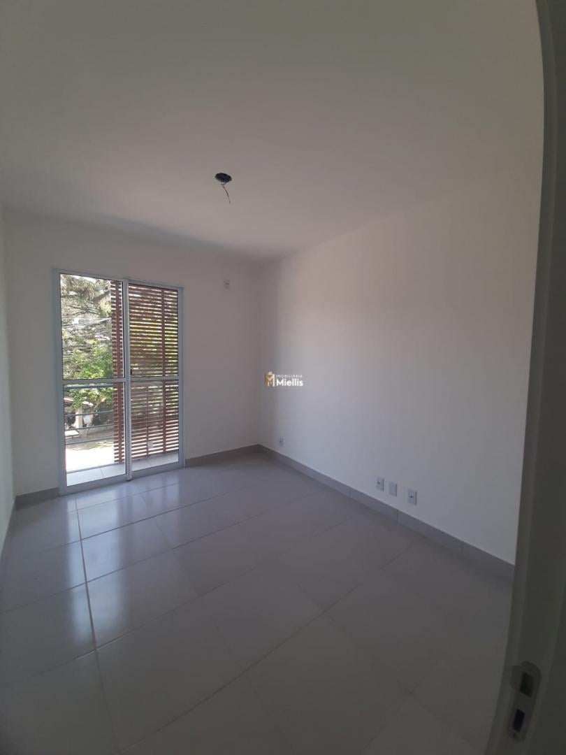 Casa à venda com 2 quartos, 52m² - Foto 12