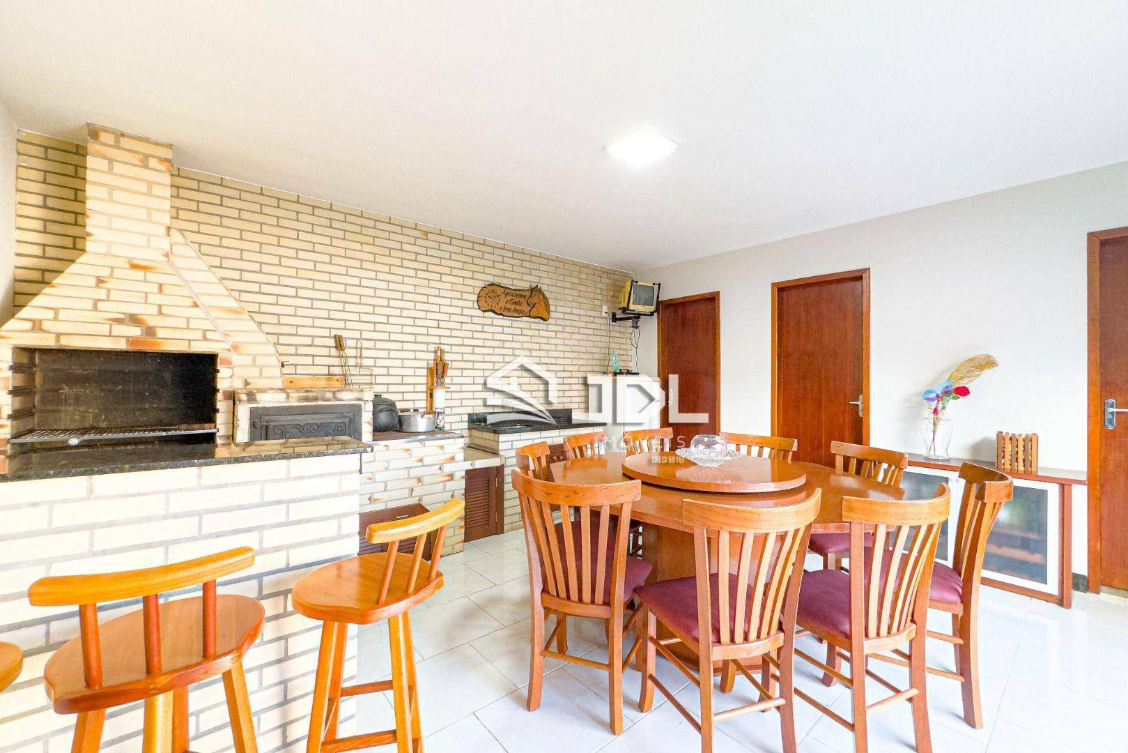 Casa à venda com 4 quartos, 250m² - Foto 6