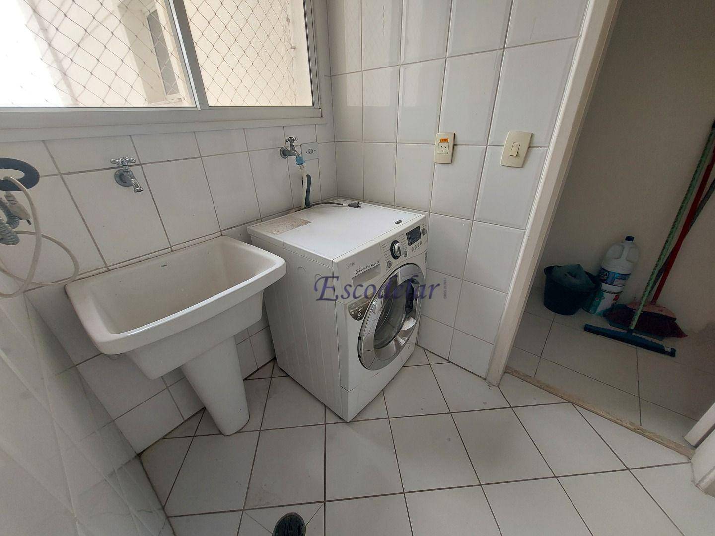 Apartamento para alugar com 3 quartos, 165m² - Foto 47