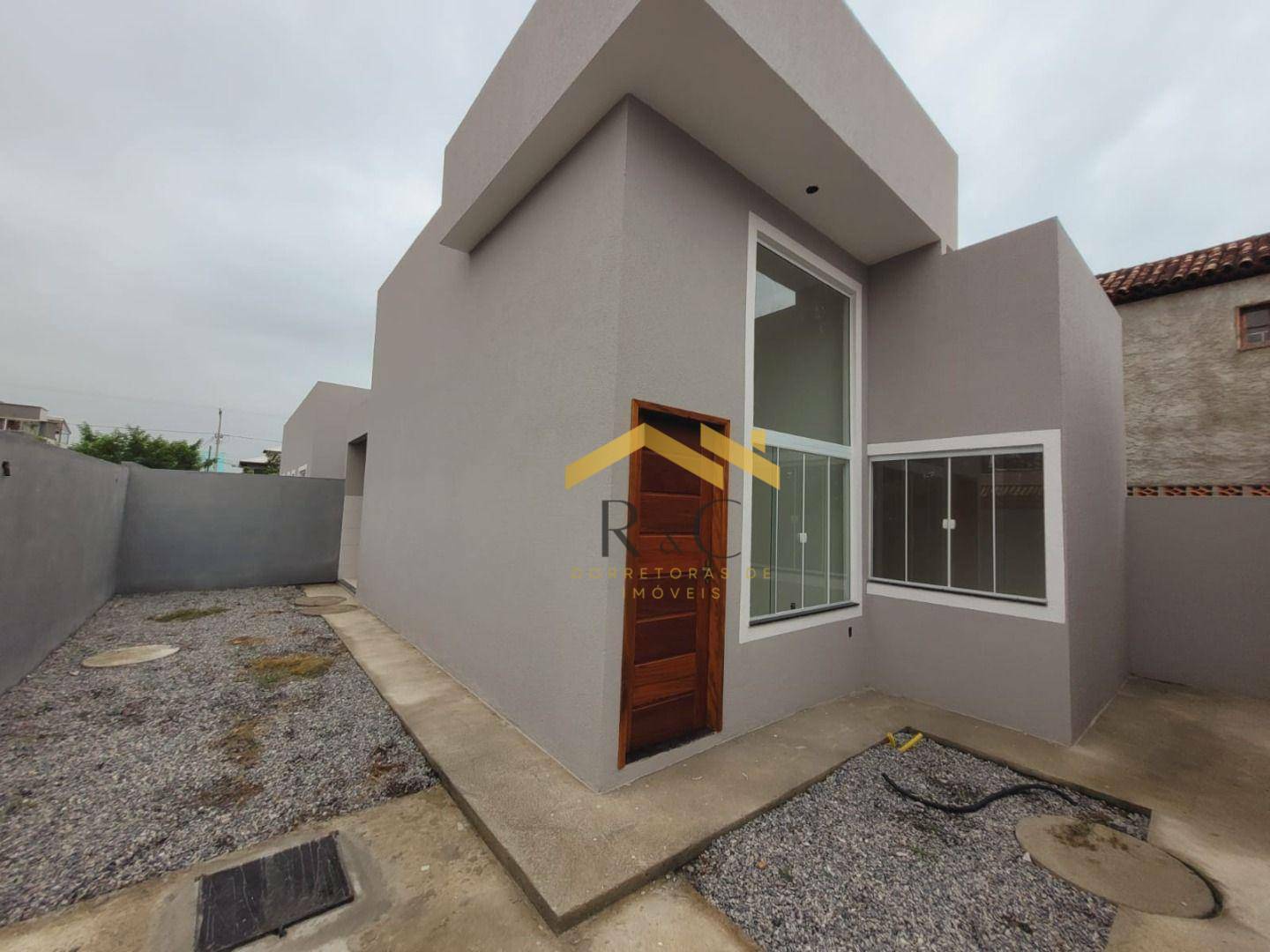 Casa à venda com 2 quartos, 65m² - Foto 1