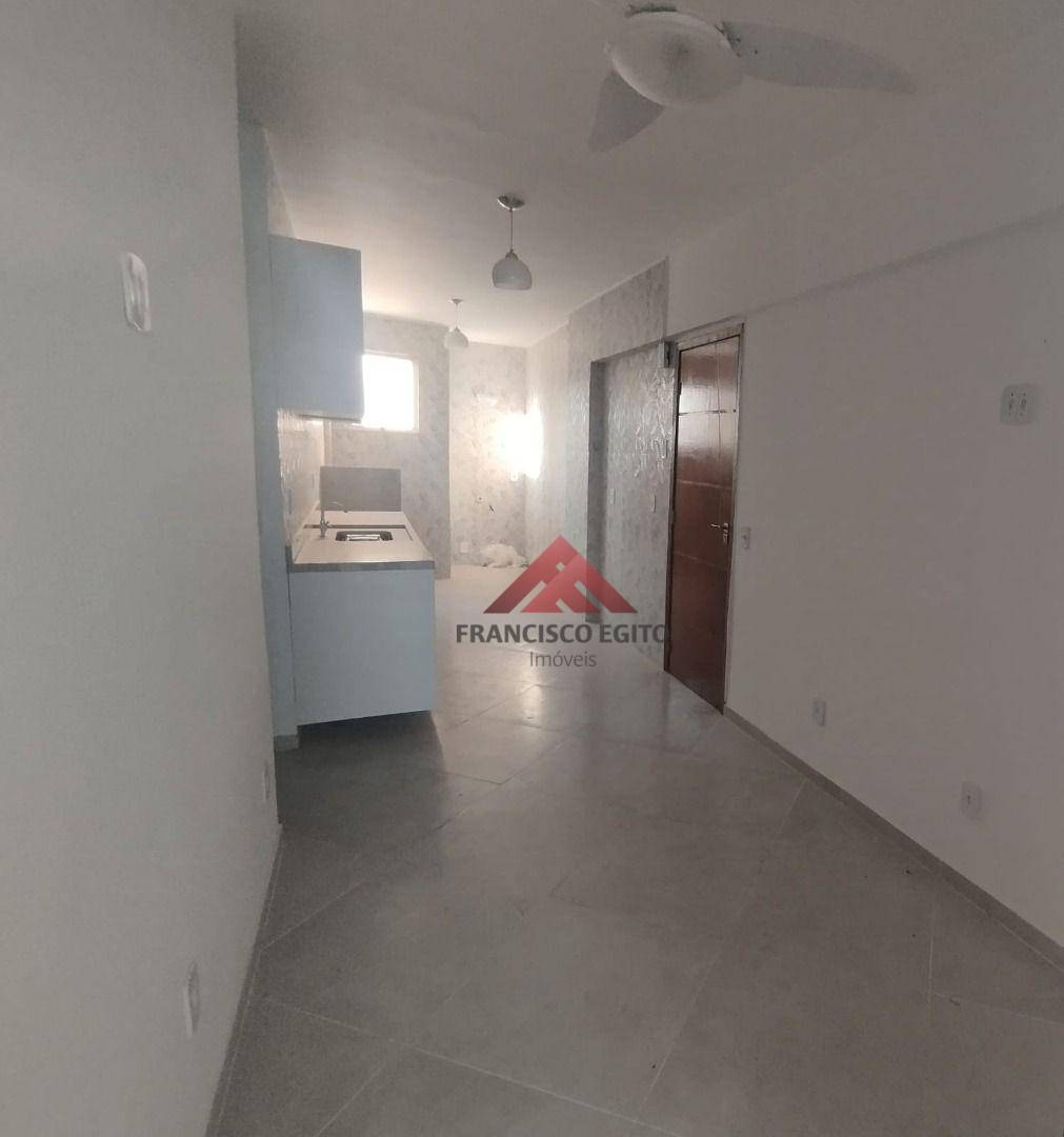 Apartamento à venda com 2 quartos, 60m² - Foto 2