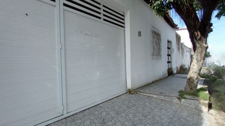 Casa à venda com 3 quartos, 150m² - Foto 1