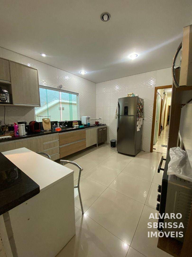 Casa à venda com 2 quartos, 114m² - Foto 4