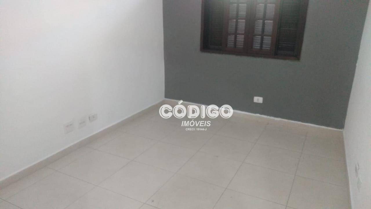 Casa para alugar com 2 quartos, 130m² - Foto 11