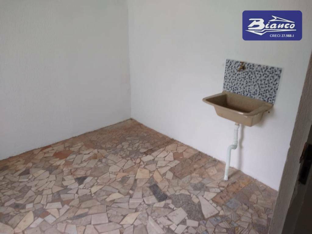 Casa para alugar com 1 quarto, 70m² - Foto 13