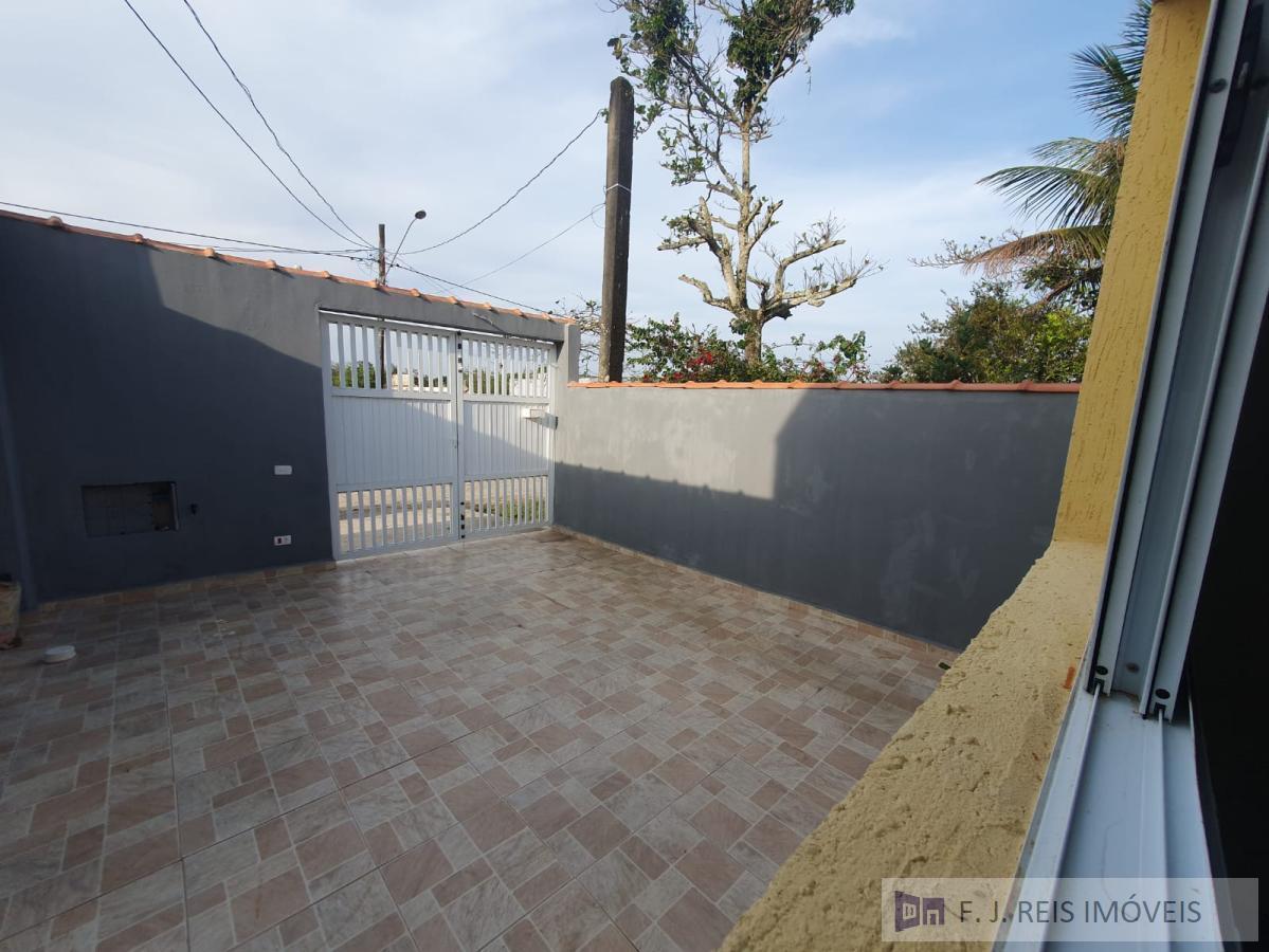 Casa à venda com 2 quartos, 160m² - Foto 2