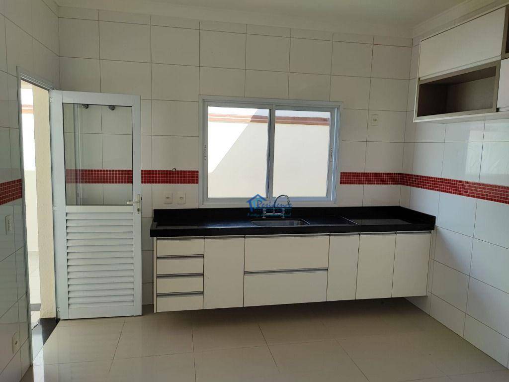 Casa de Condomínio para alugar com 3 quartos, 180m² - Foto 17