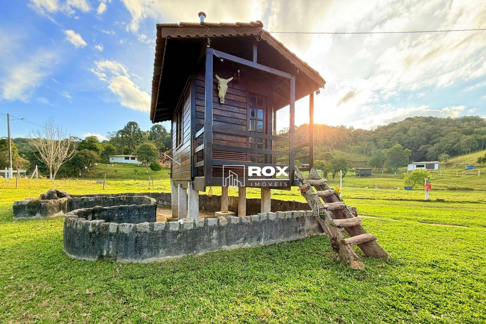 Chácara à venda com 6 quartos, 350m² - Foto 15