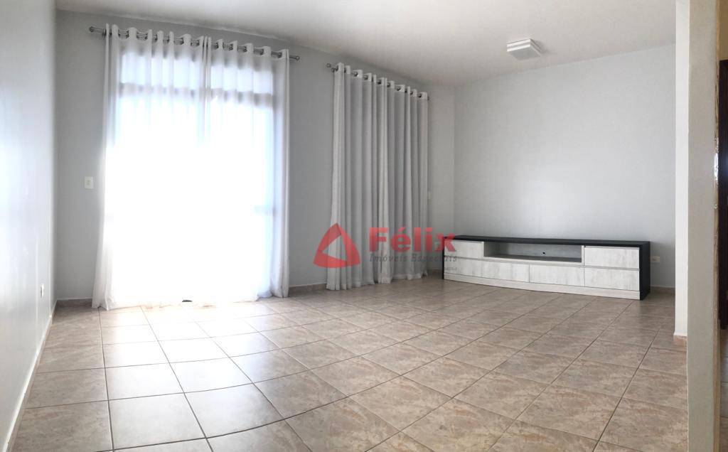 Apartamento à venda com 3 quartos, 140m² - Foto 3