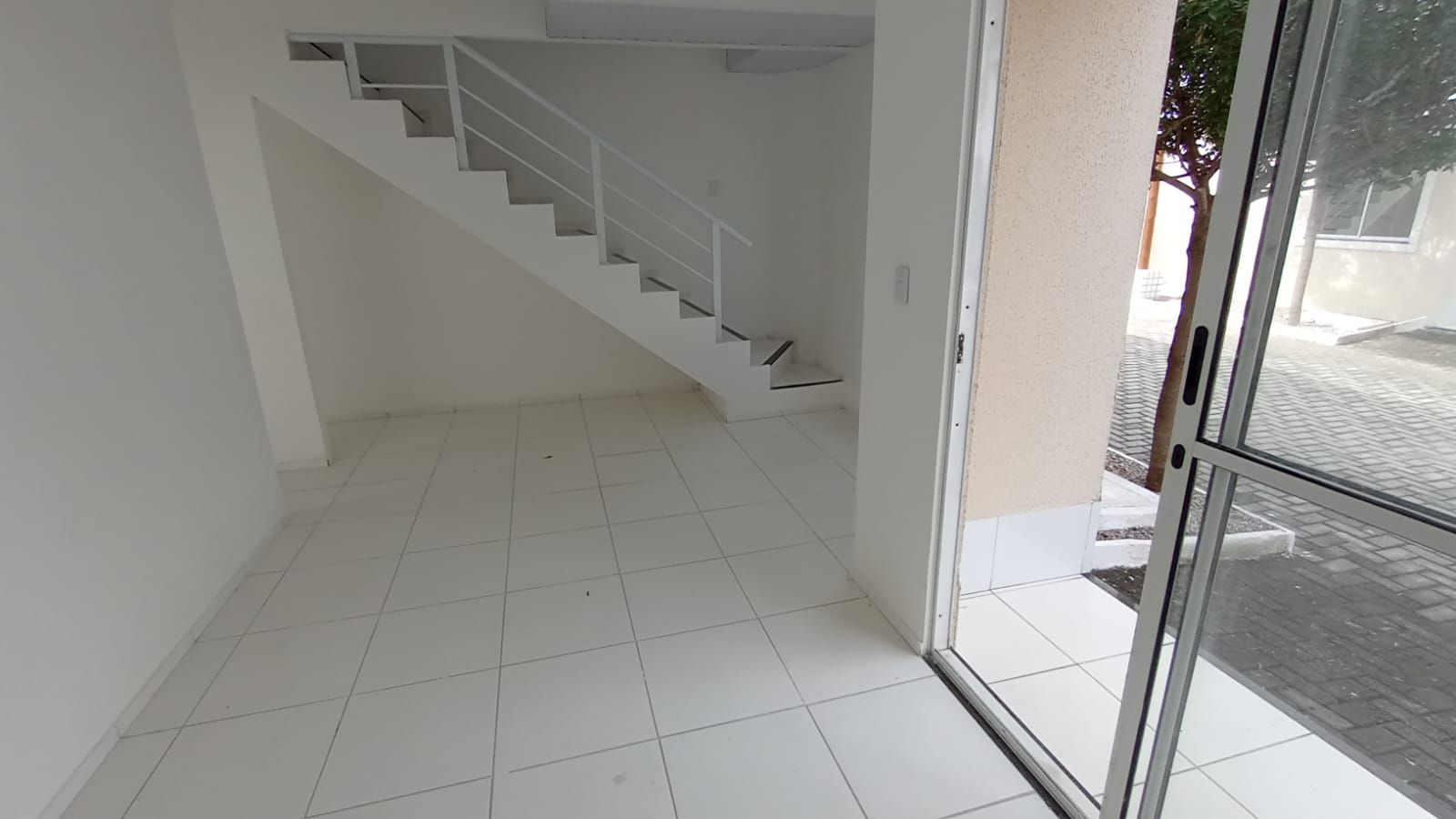 Casa de Condomínio à venda e aluguel com 3 quartos, 72m² - Foto 3