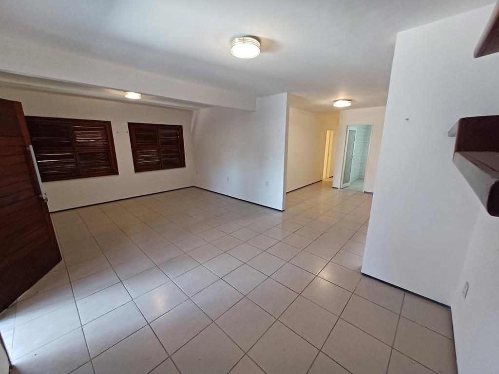 Casa para alugar com 3 quartos, 200m² - Foto 4