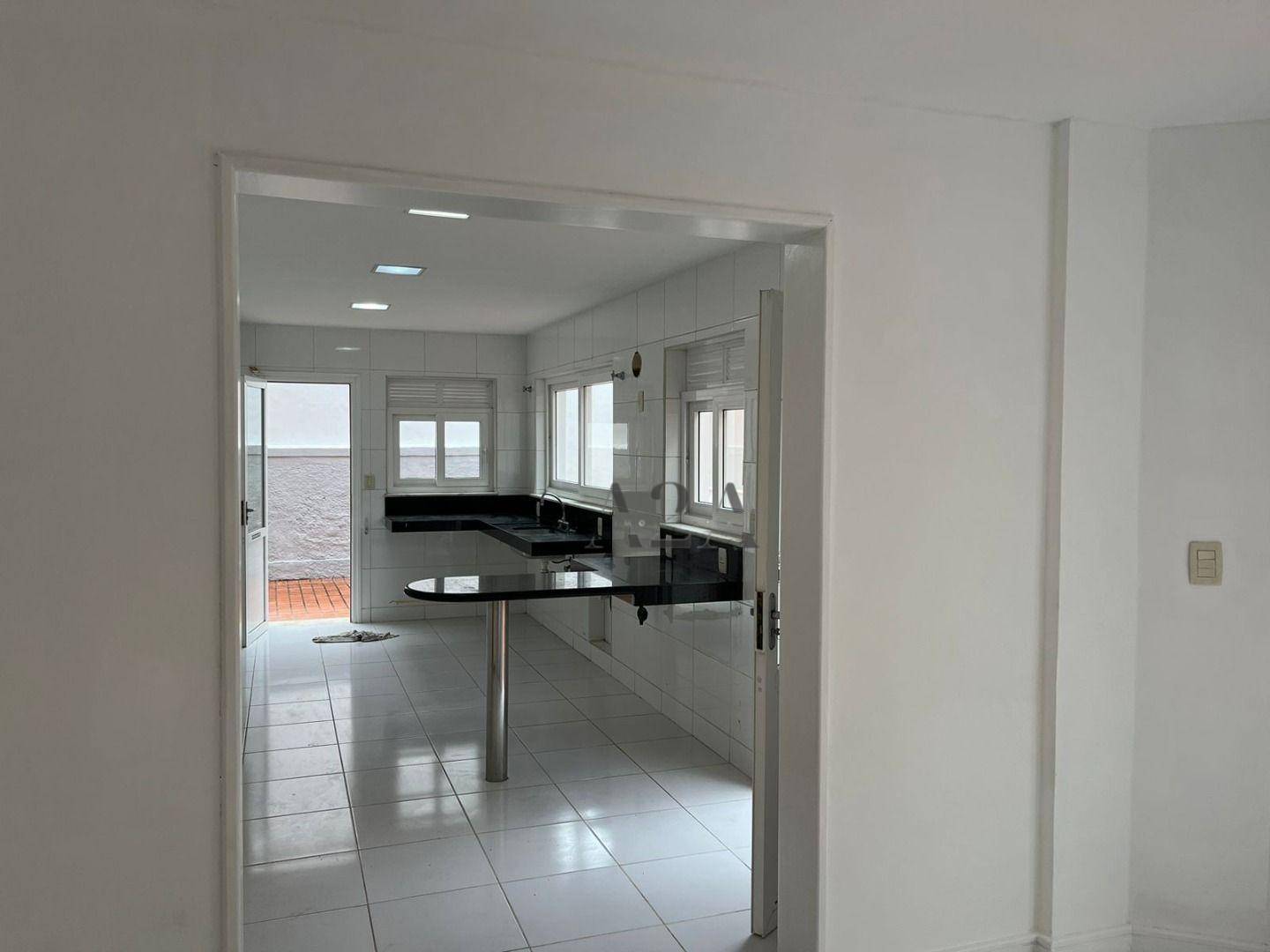 Casa à venda com 4 quartos, 357m² - Foto 29