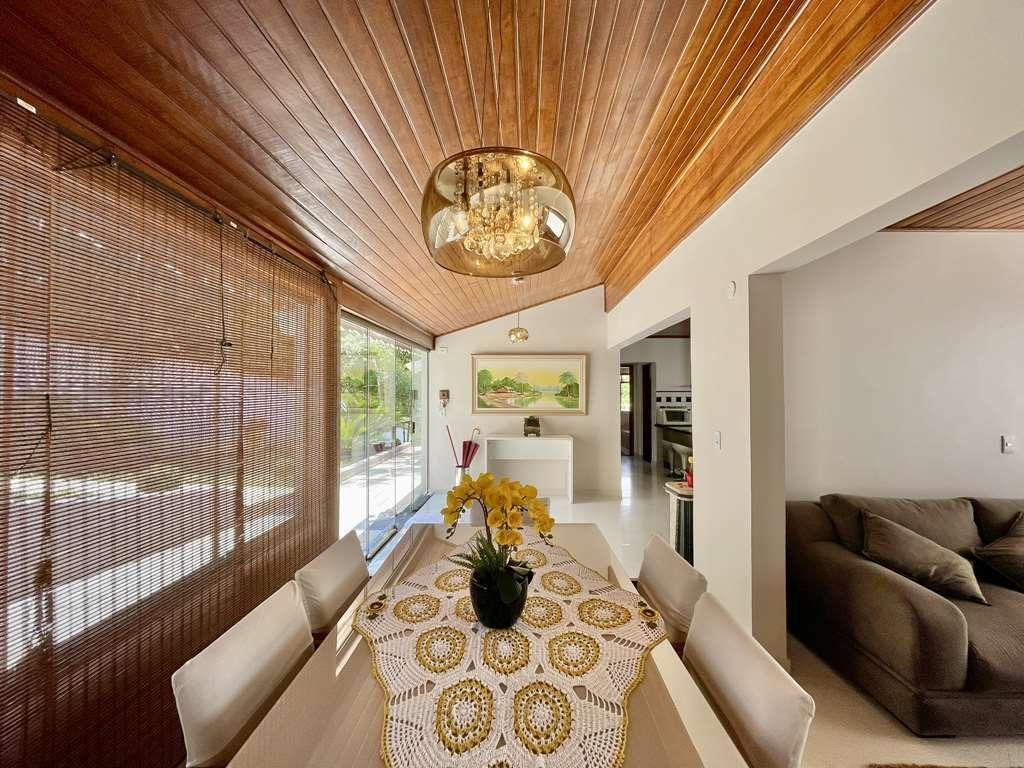 Casa à venda com 3 quartos, 215m² - Foto 17